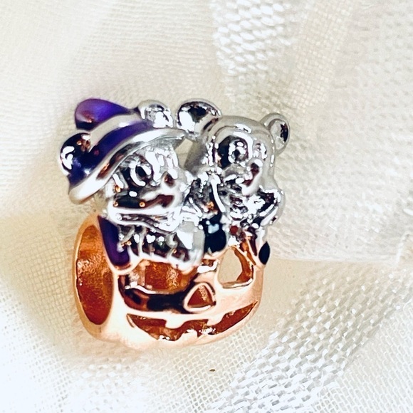 🎃 NWOT Mickey & Minnie Mouse Halloween Pumpkin Charm 🐭 - Picture 10 of 13